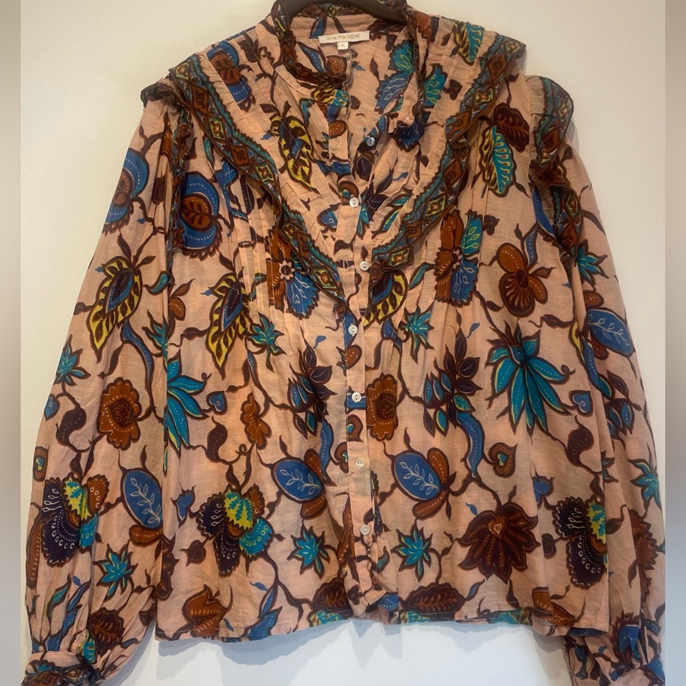 Love The Label top. Size L